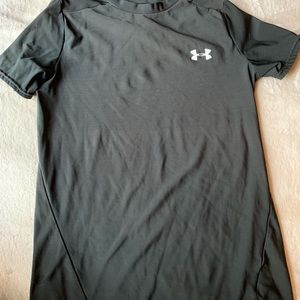 grey under armor t shirt